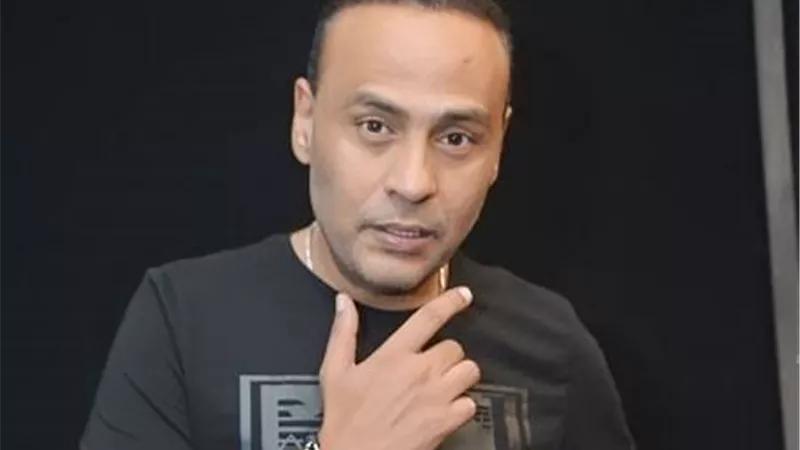 صورة لمحمد عبد الغنى وابنه الصغير تخطف الانظار