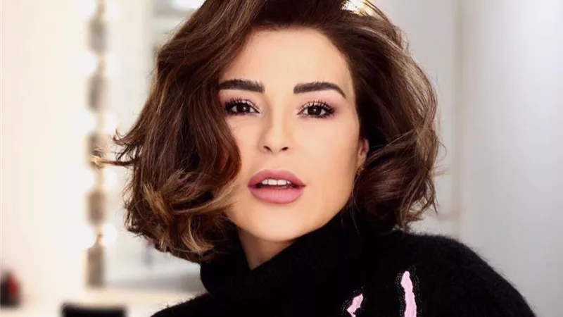 فنانة لبنانية تحصل على الإقامة الذهبية في الإمارات