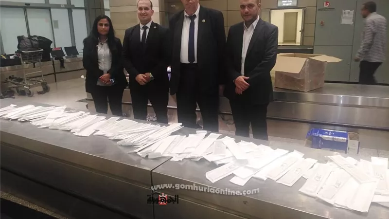جمارك المطار تحبط محاولة تهريب كمية كبيرة من الخيوط الجراحية التعويضية مع راكب