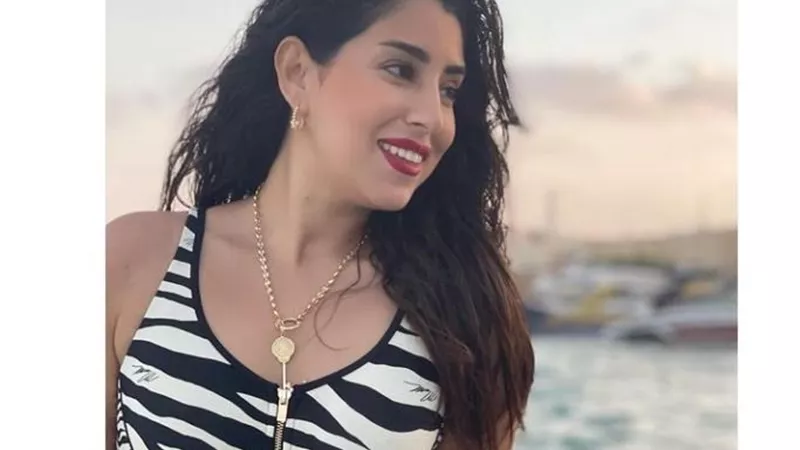 بالصور .. آيتن عامر تشعل انستجرام بإطلالة مميزة على البحر