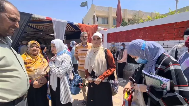 حالة من الغضب تعم على طلبة الشعبة العلمية واولياء الامور من امتحان الديناميكا بالعاشر من رمضان