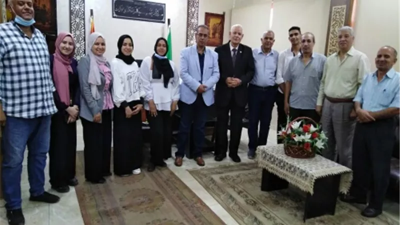 وكيل التعليم بالقليوبية يهنئ أوائل الدبلومات الفنية