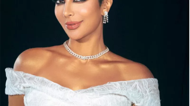 أعيش كما أتمنى.. أصالة فى أحدث ظهور بفستان الزفاف.. صور