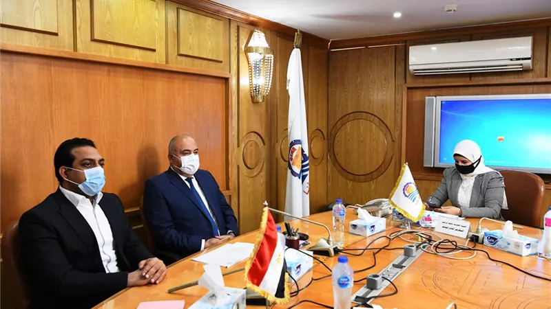 محافظ قنا يعقد إجتماعا عاجلا لحل مشكلة انقطاع مياة الشرب ببعض المناطق