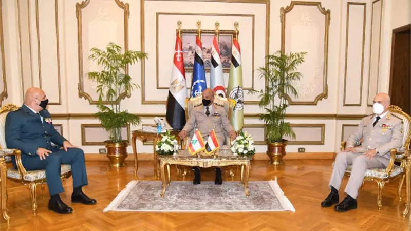 وزير الدفاع ورئيس الأركان يلتقيان قائد الجيش اللبنانى لبحث علاقات التعاون العسكرى المشترك