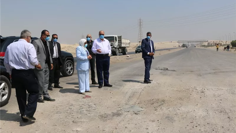 تطوير طريق الاوتوستراد من ١٥ مايو لكوبرى الكريمات ورفع كفاءة الانارة