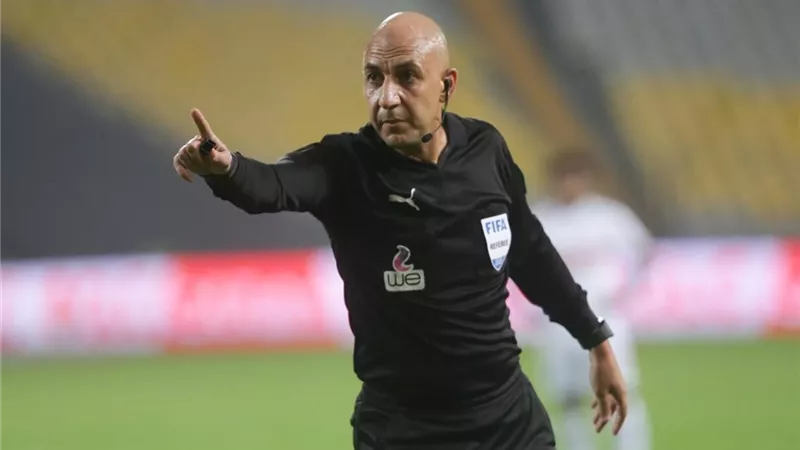 اتحاد الكرة يعلن طاقم تحكيم مباراة الأهلي وأسوان