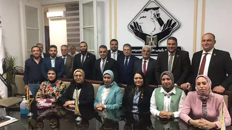 القومية للتأمين الاجتماعي بتنسيقية شباب الأحزاب في أولي جلسات الحوار حول قوانين التأمينات الإجتماعية