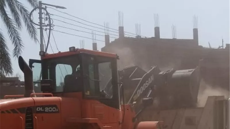 رفع ١١ طن مخلفات ووقف حالة تجريف ارض زراعية بالزينية شمال الأقصر