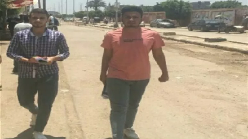 توافد طلاب الشعبة الأدبية على لجان امتحان اللغة الأجنبية الأولى بالقليوبية