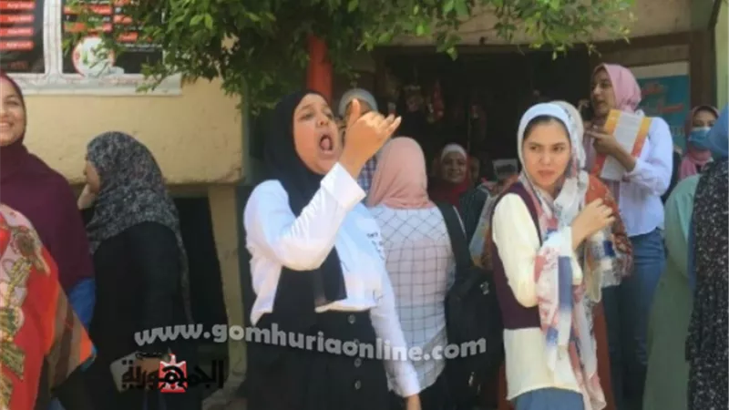 طلاب أدبي بالقليوبية ينهون امتحاناتهم بالزغاريد رغم صعوبة الانجليزي