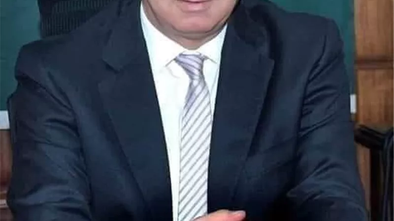 محافظ أسيوط يقدم التهنئة للواء 