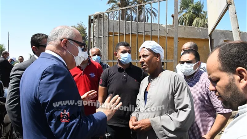 محافظ قنا يتفقد أعمال إنشاء مجمع الخدمات بقرية السمطا بدشنا
