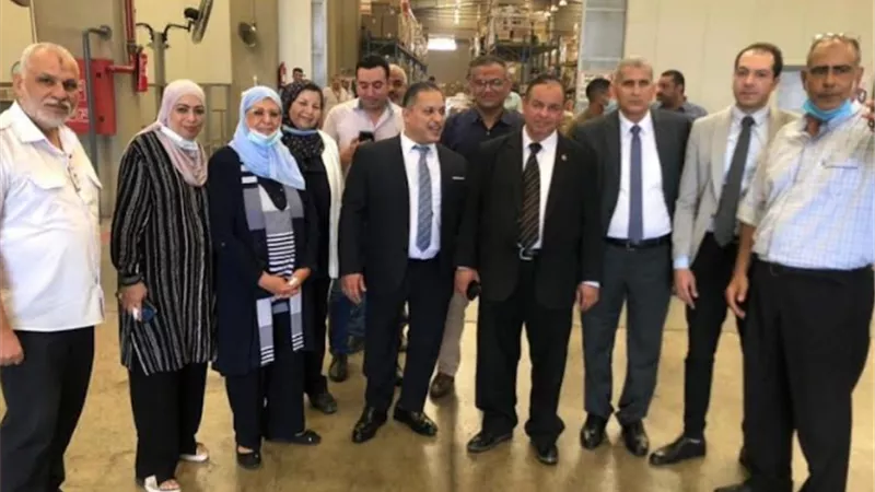 غتورى يزور قرية البضائع وجمرك بيوع كسفربت بمطار القاهرة
