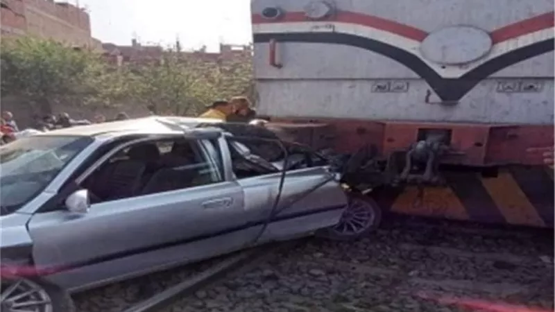 مصرع 3 أشخاص في تصادم قطار بسيارة ملاكي بالدقهلية