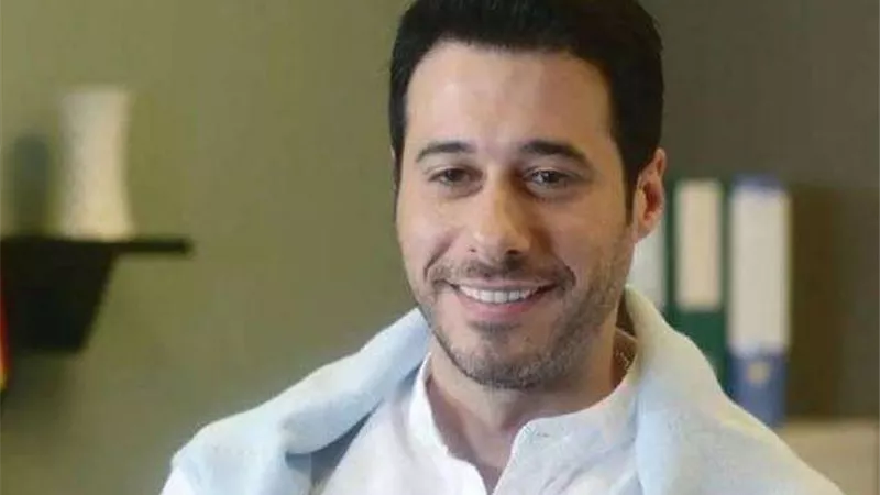 أحمد السعدني يحتفل بفوز الأهلي على أسوان: 