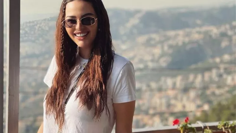 هنادى مهنى تشارك جمهورها أحدث إطلالتها من بيروت ..صور