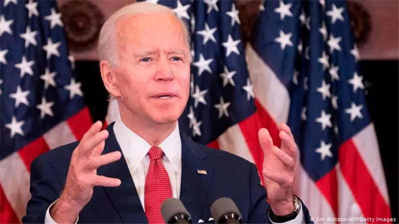 بايدن يتوعّد كوبا بعقوبات إضافية ما لم تجرِ تغييرات 
