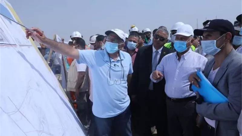 وزير النقل يكشف تفاصيل مشروع قطار «العين السخنة- العلمين الجديدة- مرسى مطروح».. صور