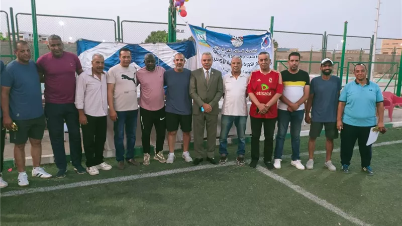 المصريين الأحرار وأكاديمية السلام يكرمون المتفوقين رياضيا ودراسيا بالسويس