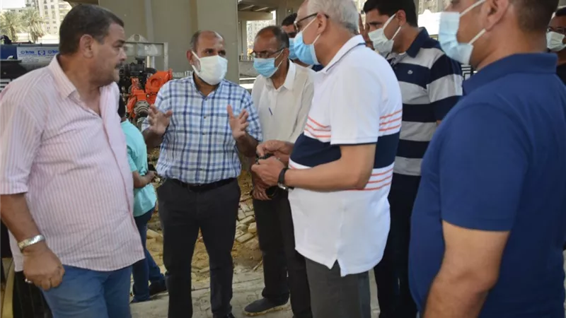 محافظ الجيزة يتفقد اعمال اصلاح كسر بخط مياه بطريق المريوطية