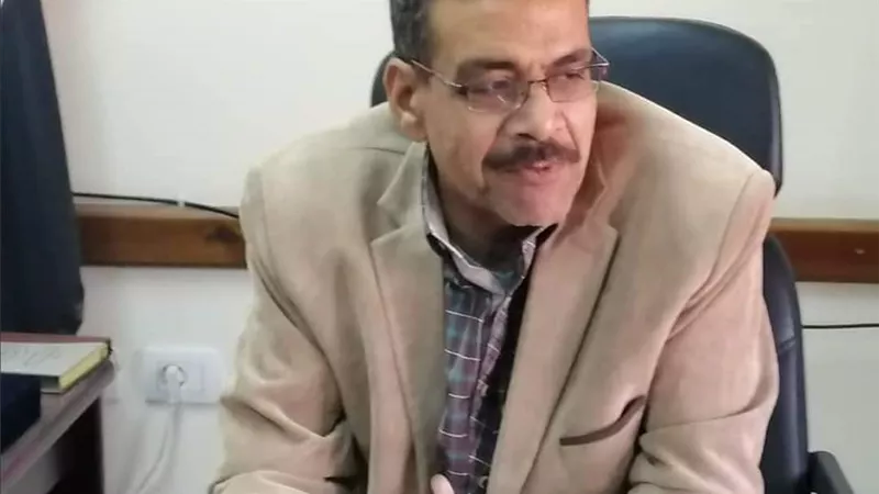 وكيل تعليم البحر الأحمر يهنئ الطلبة الفائزين في مسابقات الفنون المسرحية على مستوى الجمهورية