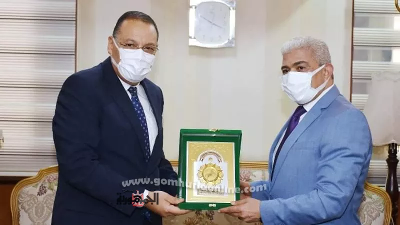 محافظ الشرقية يُهنئ اللواء والى مدير الأمن الجديد بتوليه مهام منصبه