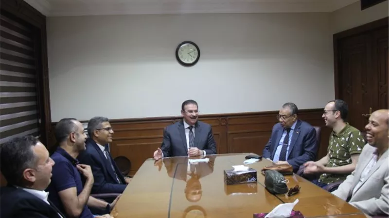 «ضاحي» يستقبل مهندسي قضية قطار طوخ.. ويؤكد: دور النقابة مساندة أبنائها والدفاع عن حقوقهم.. والمهندسين: أصبح لنا «ضهر» يساندنا
