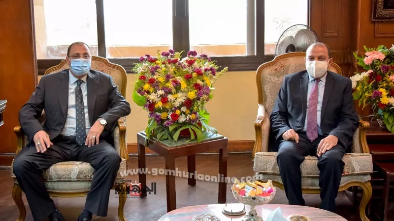 رئيس جامعة بني سويف يهنئ مدير الأمن الجديد