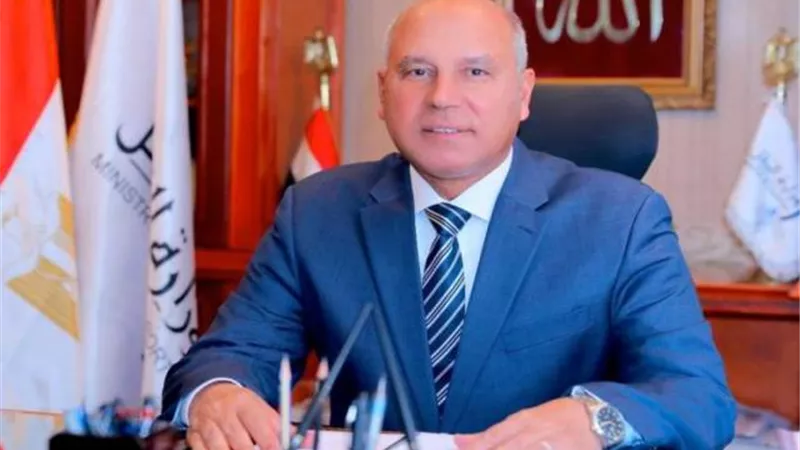 وزير النقل: القطار الكهربائى السريع سينقل 20 مليون طن سنويا من البضائع
