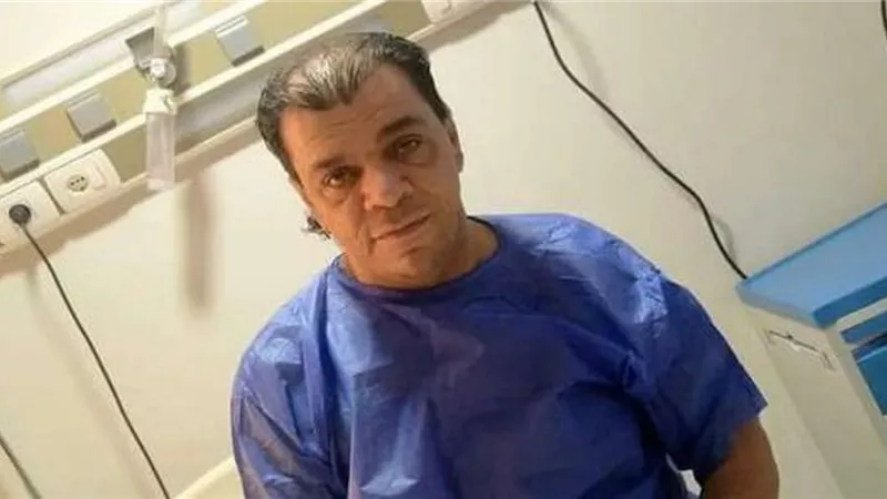 أول ظهور لنجل شعبولا بعد خروجة من العملية الجراحية .. فيديو