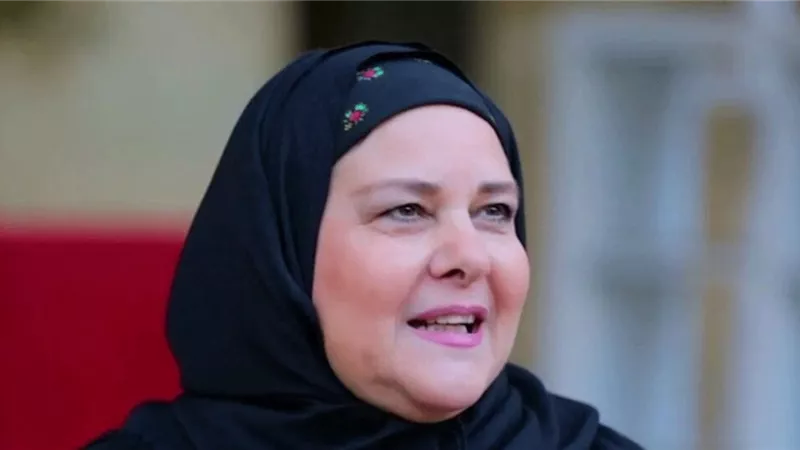 حقيقة زرع رئه للفنانة دلال عبد العزيز .. رامى رضوان يعلق