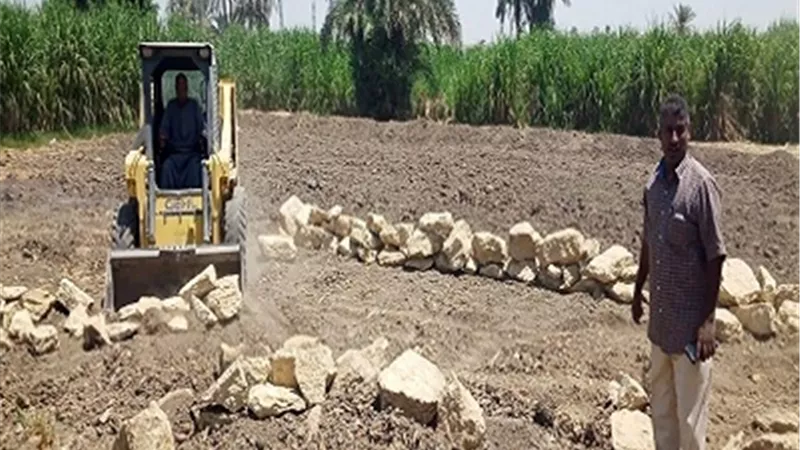 ازالة ٣ حالات تعدى بالبناء المخالف بإسنا جنوب الأقصر