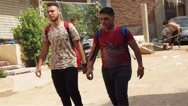 توافد طلاب الثانوية العامة للجانهم لأداء امتحان اليوم الاخير