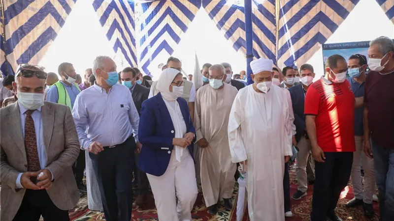 وزيرة الصحة تلتقي الإمام الأكبر شيخ الأزهر الشريف بمدينة القرنة