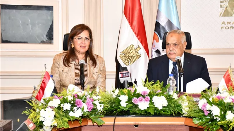 وزيرة التخطيط تبحث مع رئيس «العربية للتصنيع» تعميق التصنيع المحلي وتوطين التكنولوجيا