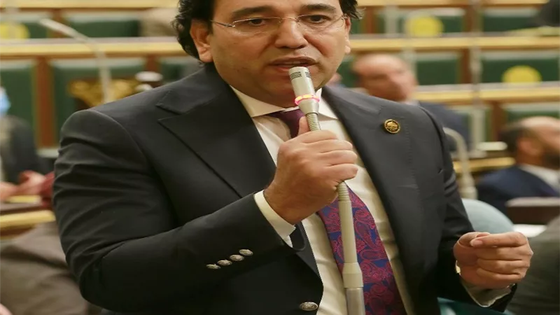 النائب أيمن محسب يطالب وضع خطة للاستعداد للموجة الرابعة لكورونا ويحذر من التراخى