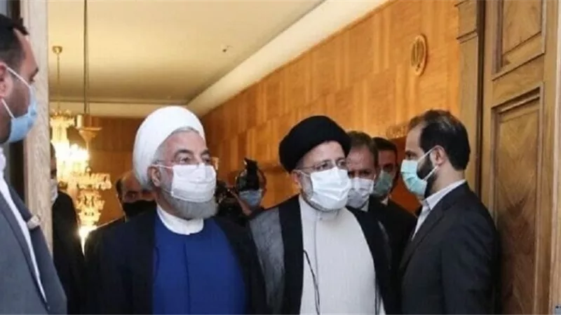 روحانى يسلم القصر للرئيس الإيرانى الجديد إبراهيم رئيسي