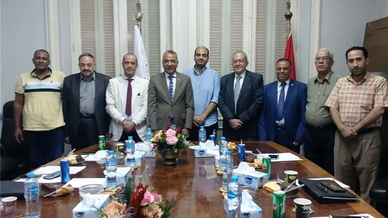 اتحاد المهن الطبية يجتمع مع هيئة الشراء الموحد لتوفير أجهزة ومستلزمات طبية بالتقسيط