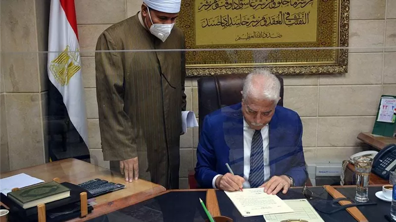 فودة يشكر وزير الأوقاف لدعمه محافظة جنوب سيناء ب 2000 متر سجاد مساجد التجمعات البدوية