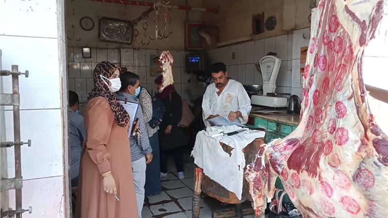 تحرير 12 محاضر في حملة على المحلات التجارية والجزارة بسفاجا
