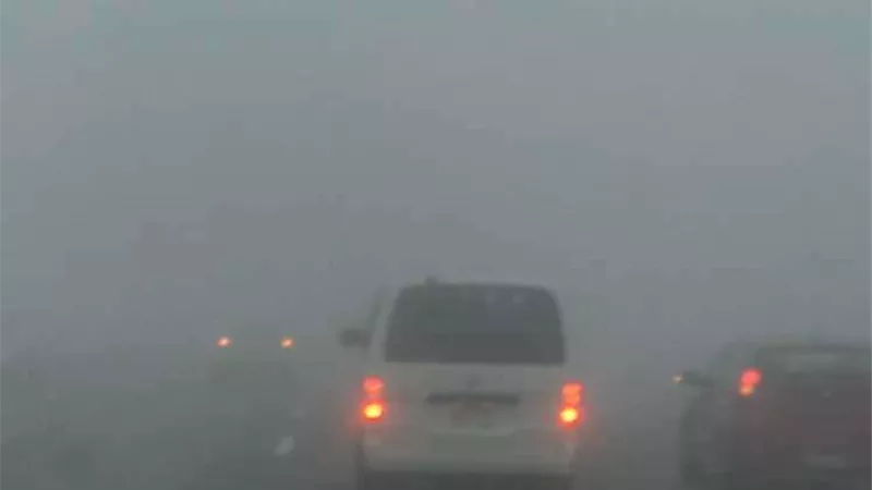 غلق طريق العلمين الصحراوي بسبب الشبورة