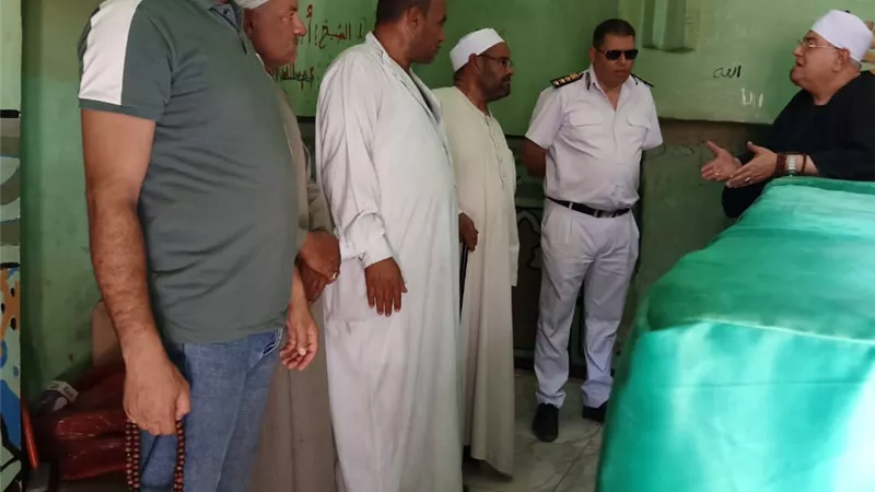 محافظة الشرقية بالاشتراك مع الطرق الصوفية تشرف على نقل ضريحين لمكان اخر معد مسبقا صور