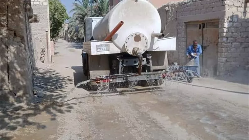 رئاسة مركز ومدينة سيوة تواصل أعمال النظافة والتجميل بمناطق متفرقة بالمدينة