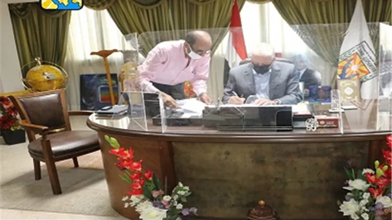 محافظ جنوب سيناء يصدق علي طلبات تصالح لمواطني مدينة أبوزنيمة