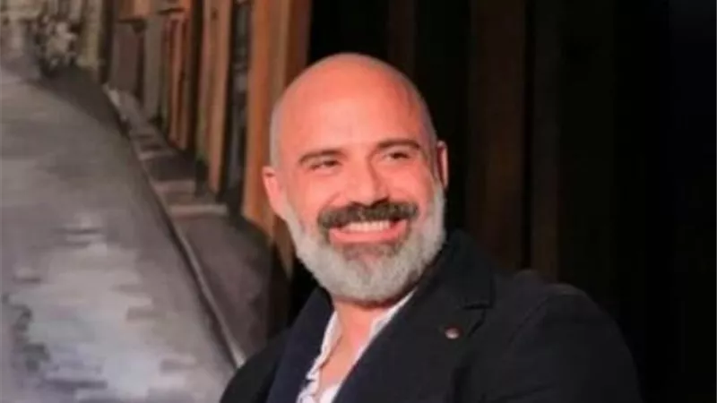 النجم حازم سمير يكشف حقيقة وفاة والدته