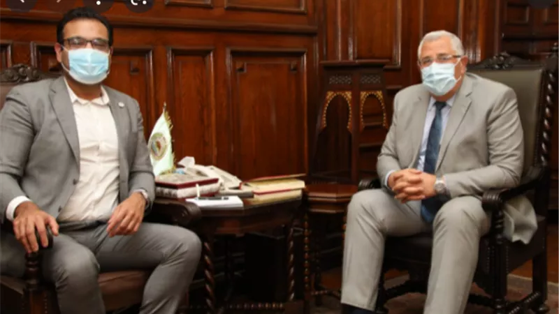 وزير الزراعة يبحث مع الرئيس التنفيذي لبنك الطعام المصري دعم صغار المزارعين وتسويق منتجاتهم