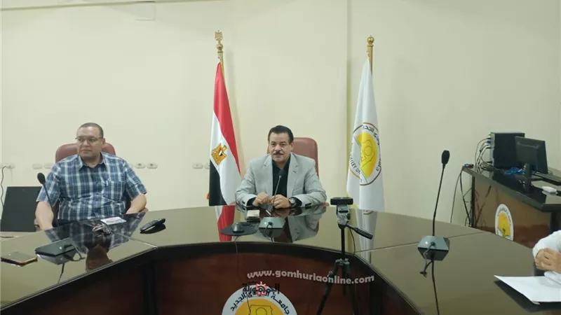 رئيس جامعة الوادى الجديد يترأس إجتماع الجودة والاعتماد.