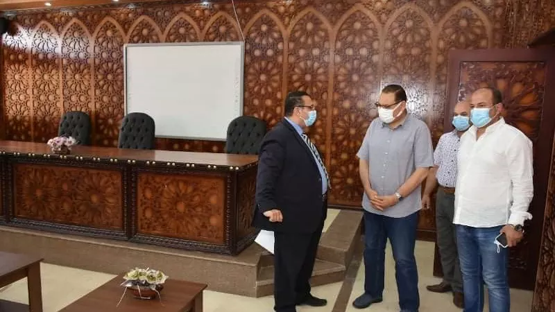 محافظ الشرقية يزور كلية أصول الدين والدعوة بالزقازيق