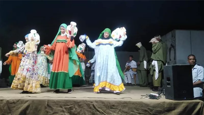 المسرح المتنقل يصل قرية أم الحويطات بالبحر الأحمر